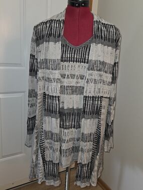 Women's Black and Gray Patterned Open Front Cardigan and Tank Set